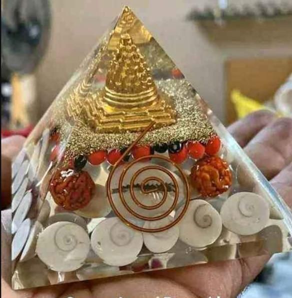 Crystal Wealth Gomati Chakra Shree Yantra Pyramid c5cc46-5e